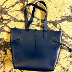 Navy blue tote never been carried (no imperfections)